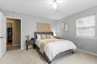 Lakeview retreat on GunLake - 2 separate properties available! - 4-Star