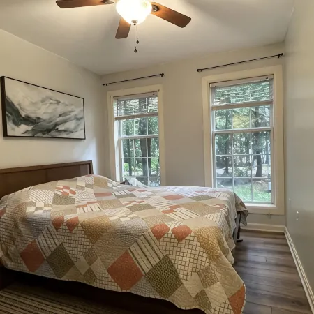 Cozy Long Pond Cottage: Community Access, Private Mooring & Shared Dock.