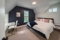 Location! Modern Ohio City Luxury + 2 King Beds - 3-Star
