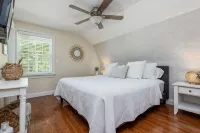 Spacious suite - close to everything + backyard10 min to Portsmouth +Ogunquit - Boutique