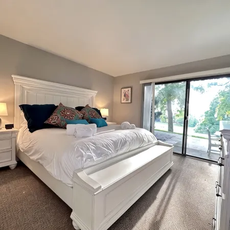 Relaxing Getaway/StepsToLake/Pool/Tennis near DT Lake Geneva