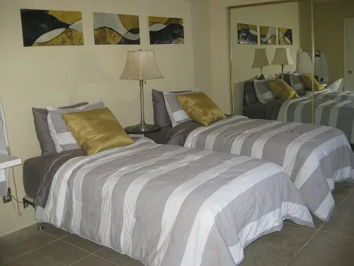 Stunning elevated mountain and lake views at Palm Valley Country Club! - 2 stjerner