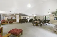 2 bedroom, 2 bath ground floor condo with indoor pool minutes from Branson strip - Boutique