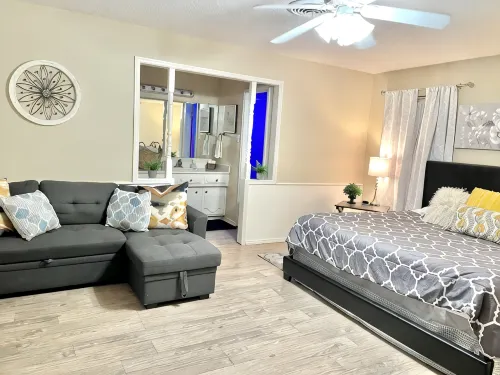 Scarlet Sunsets + Hot Tub + Game Suite + 5Br Sleeps 18 + Central Lbk - Holiday bungalows