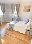 Newport’s garden house near beach . Convenient - Kitchens