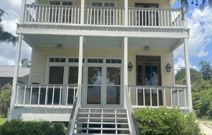 A Fishing and Swimming Paradise . Top Tier Lakeside House to Enjoy