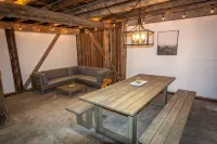 The Retreat at August Ciderhouse- Farmstay 5 minutes from Edmonds-Seattle ferry - 4-Star
