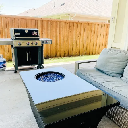 4 beds/ 3 bedrooms/ Family & Pet Friendly