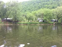 Cozy and relaxing, Modern Creekside, Trailside, Waterfront  Cottage, fiber Wifi - Country Houses