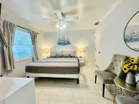 Waterfront House with Heated Pool, Jacuzzi & Private Dock - Private Pools