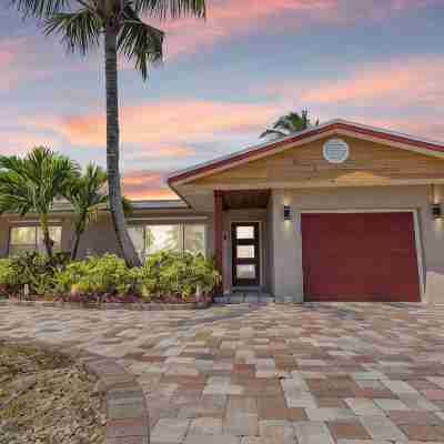 Your own Tropical Oasis with a fabulous pool 1 min from the beach Hotel Exterior