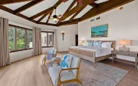 Private Oasis with Breathtaking Ocean Views and Huge Pool - 부티크