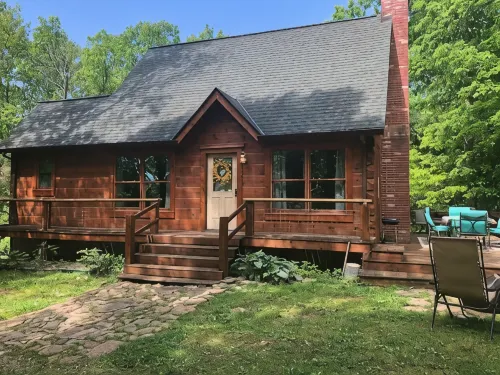 Bourbon Country Cabin<br>Loft style cabin, great location to visit KY distilleries - 3-stjärniga