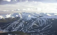 Cozy ski in , heated pool, on golf course, mtn view, tubing, king bed, garage - 2-Star
