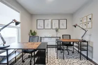Modern, Spacious Whole Unit Traveler's Home! - Bungalows