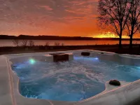 Scenic, waterfront home on Lake Pepin with HOT TUB - 4 tähden