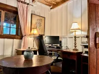 Rustic Historical Cabin Near Wineries & Gold Mines - シャレー