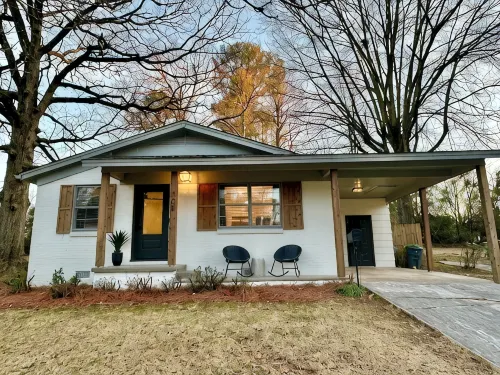 Newly Renovated 3 BR House-PERFECT Location, Walk to The Square! - 4-Star