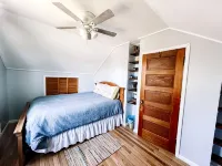 Great location to enjoy winery hopping, and close to the Spire Institute! - 3 stelle