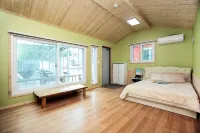 Samcheok Rainbow Pension - 游泳池