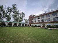 Alwar Vanyaevilas - Mountain view