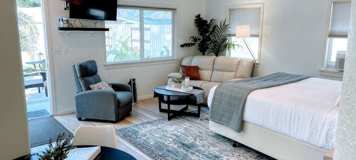 River Retreat Luxury King Studio with Jacuzzi Bath, Walkers Paradise,Near River. Hotéis em Redding