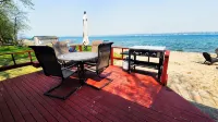 Cozy cabin on Little McDonald with amazing walk out beach! - Chalets