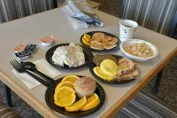 The Madison Inn - breakfast