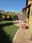 Cozy Guest Suite with Private Backyard - 4성급