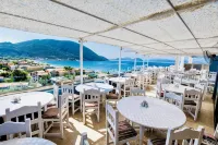 Ponti Beach Hotel - parking