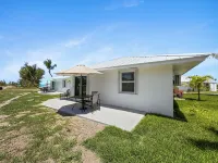 Golf Cart Included, Acklins Villa, Treasure Cay, Bahamas, 100 yards from beach - 홈스테이