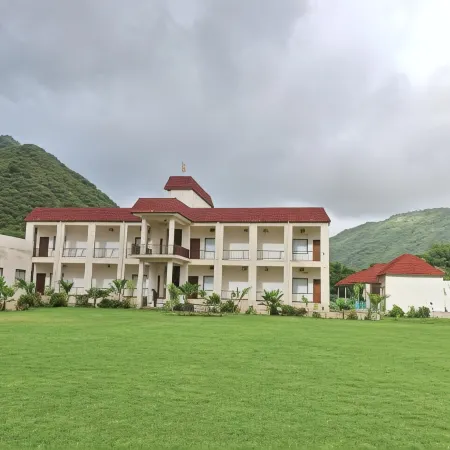 Orchard Hills Resort