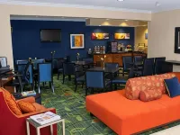 Fairfield Inn Middletown Monroe - Parkplatz