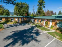 Evergreen Motel - Parking