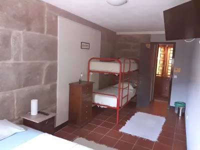 Stone Farm Hostel Các khách sạn ở Lousada
