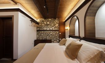 Kruja Albergo Diffuso , Inside Kruja Castle
