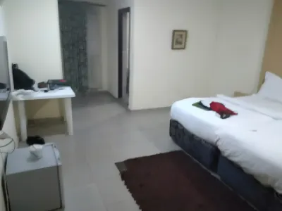 Ikogosi Warm Springs - Presidential Lodge Hotels near Splash World
