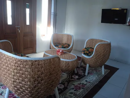 Cabin Kashandra Syariah Отели рядом с достопримечательностью «Pavilion Soeharto Whitlam»