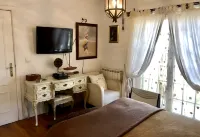 Villa Of Cedars Spirit, Garden & Pool Hotels in 