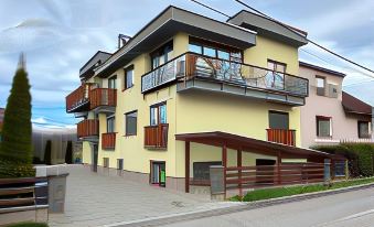 Hotel Demanova Apartments Dependance