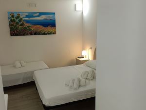 Double Room, Air Conditioning, Bathroom, in the Center of Tropea Calabria n6783