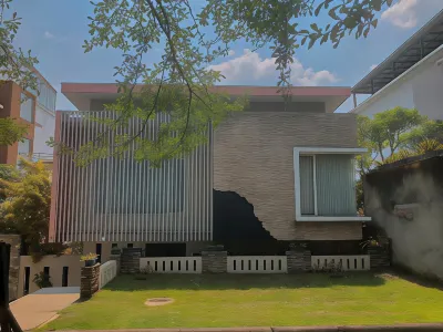 Villa Sentul Onnelik Sentul City Bogor by Villanity Các khách sạn ở Babakan Madang