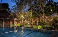 Astuti Gallery Homestay - Pools