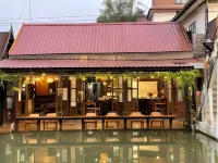 Thanicha Resort Amphawa Hotels near Wat Bang Khae Klang