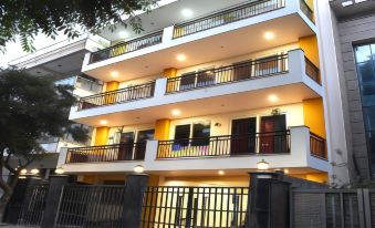 BedChambers Serviced Apartments, Sector 38 - Housity