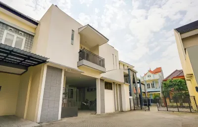 RedDoorz Near Plaza Araya 2 Hotels in Blimbing