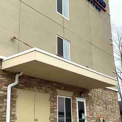Candlewood Suites Belle Vernon Hotel Exterior