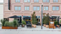 Aiden by Best Western @ Lorient Centre Hotel dekat Parc des Expositions