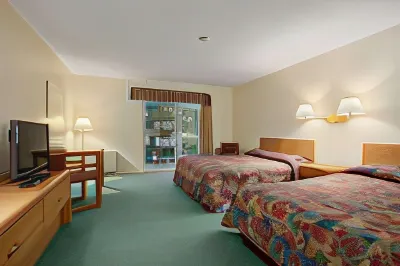 Travelodge by Wyndham Bracebridge Hotels in der Nähe von Rotary Centennial Gerdens
