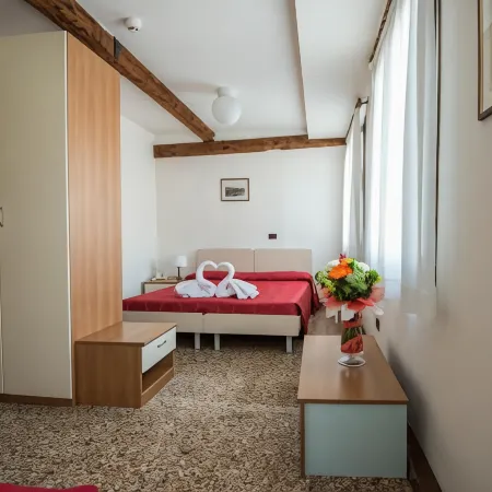 Casa Sant'Andrea Отели рядом с достопримечательностью «Парковка Tronchetto»